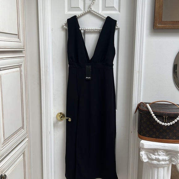 NWT Nasty Gal ‘Deep On Dancing’ Black Midi Dress - Picture 3 of 6